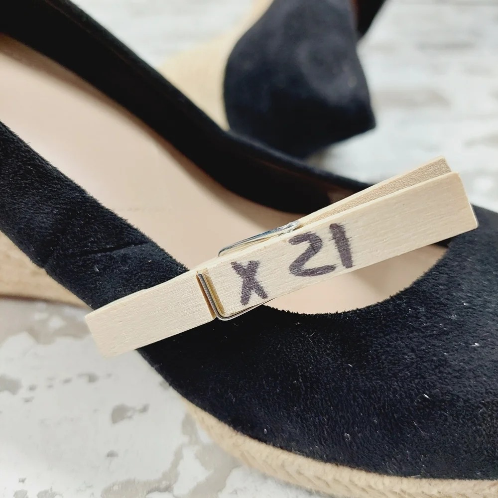 NEW Charles by Charles David Women's Simple Black Leather Wedge Pumps X21